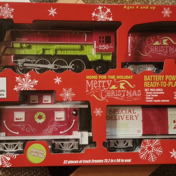 New Lionel Train Home for the Holiday - Picture 6 of 8